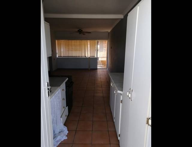 1 BEDROOM PROPERTY TO RENT IN DIE BULT